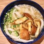 シンシンキエイ - 二度見なめこ 極太うどん