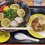 玉子そば屋 - 雪国レモン蕎麦+レモンかき揚げ天