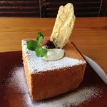 菜こんたん - おだわらスイーツ（和三盆キューブシフォン）