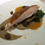 レフェルヴェソンス - 26年2月　石黒さんからいただいたホロホロ鶏胸肉を炭火で、そのジュと牛蒡のピュレ、法蓮草、ジロール茸、むかご、柚子の香り　（山に）