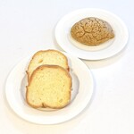 ペック - 円柱の食パンとコーヒーメロンパン