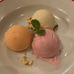 パリのワイン食堂 - 