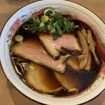 ラーメンの店 せせらぎ - 醤油ラーメン900円+チャーシュー300円