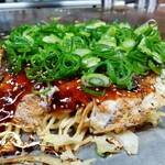 Okonomiyaki Teppanyaki Hassei - そば肉玉ねぎかけ