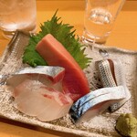 鮨 うみから - ほらねー。美しいでしょ。一杯目は伯楽星。間違いなく美味しい。