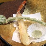 Sushidokoro Nagoyakatei - 山菜とタラバガニの天ぷら