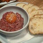 焼肉美かさ - 3つは食べたいユッケブルスケッタ〜♡