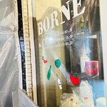 BORNE - 店舗入口