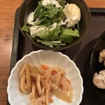 Hakata Motsunabe Yamaya - サラダと小鉢