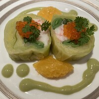 レ・シャンドール - オードヴル
                　蟹と春キャベツ、えんどう豆のソース
                　☘️蟹の風味が豊かに表現され、
                　　ソースが主張すること無く、バランス良く
                　　広がりました❗️