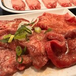 焼肉薩摩 - タレ塩タン