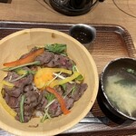 宮崎牛ステーキと宮崎地鶏 肉バル食堂 みやざき晴マチ - 