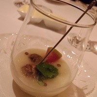 コンヴィヴィアリテ - 鶏肉のつくね、かぶらの温かいスープ