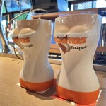 HOOTERS - 