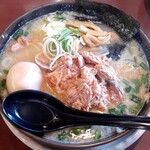 つるおか家 - 料理写真:味噌ホルモン麺(980円也) 久しぶりのホルモン麺！