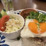 パパイヤ タイ食堂 - 