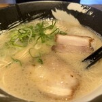 博多ラーメン・ちゃんぽん ひるとよる - ラーメン➕半チャーハン　900円