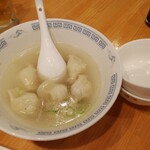 24時間 餃子酒場 - 水餃子は直ぐ配膳されます がヌルい