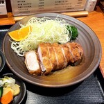 Tonkatsu Semmon Tonki - ロゼピンクを残す美しいトンカツに食欲もアップ⤴️(o^^o)