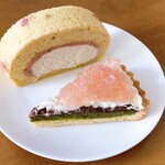 Cafe GOIS - 桜のロールケーキ　桜＆抹茶のタルト