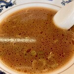 ラーメン福 - ラーメンタレを投入したスープ(標準よりも色目が濃い)