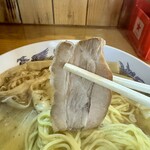 支那そば専門店 へいきち 東金店 - チャーシューリフト。