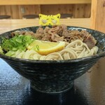 まえばうどん - 肉ぶっかけちゃんぽん大　840円(税込)  ※横からも