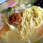 まるひろ - 中太縮れ麺(みそラーメン)