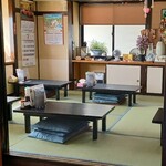 まるひろ - 店内小上がり席