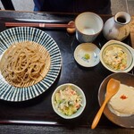 Junteuchi Juuwarisoba Kyoutaku - とうふづくしのおすすめセット¥1000
                        蕎麦は粗挽き細打ち