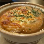 食堂 サビーズ - オニオングラタンスープ