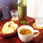 konkitchen - ランチセットのバゲットとスープ