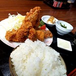 桂や - 鶏の唐揚げ定食（4コ)　1000円　ご飯大盛りを減らして貰いました。