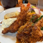 洋食　こばやし - 海老のぷりぷりとヒレの肉汁に翻弄