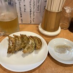 Yayoi - 餃子　¥550   生ビール中　¥650