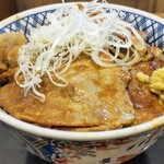 吉野家 - 大判豚肩ロース焼き丼（大盛り）生姜焼きですね…肉は5枚あり食べ応え十分、肉質もよし…