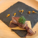 un-treize - クラッカーにホタルイカ