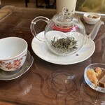 悟空茶荘 - 白牡丹王とお茶請け