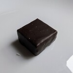 Éclat De Chocolat Louis Robuchon - プラリネ "ココナッツ"