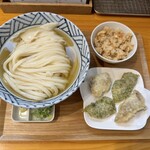 手打ちうどん 上を向いて - 