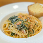 クラシコ - かにと青菜のトマトクリームスパゲティー☆