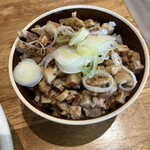 ラーメン いづる - ルーローチャーシュー丼