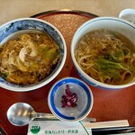 東海カントリー倶楽部 - 他人丼と手打ちハイカラうどん♪( ´θ｀)ノ