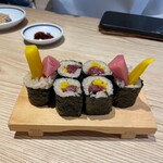 Taishuu Sushi Sakaba Sushimadume - はみだしトロたく巻1089円