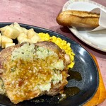 Saizeriya - 若鶏のディアボラ風、ガーリックトースト
