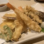 海鮮料理魚春とと屋 - 天ぷら盛合せ