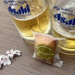 ちひろ菓子店 - 最後は屋台のアテに(*´∀｀*) 1つしか持って来なかったので友達と半分こ✨