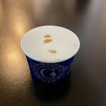 ジェラテリア ジーナ - リコッタと松の実