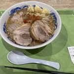ジャンクガレッジ - ラーメン並、4枚豚増し　野菜少なめ、アブラマシ、ニンニクトリプル