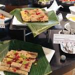 カフェ トスティーナ - カルアピッグとサツマイモのテリーヌ　ハイビスカスのジュレ